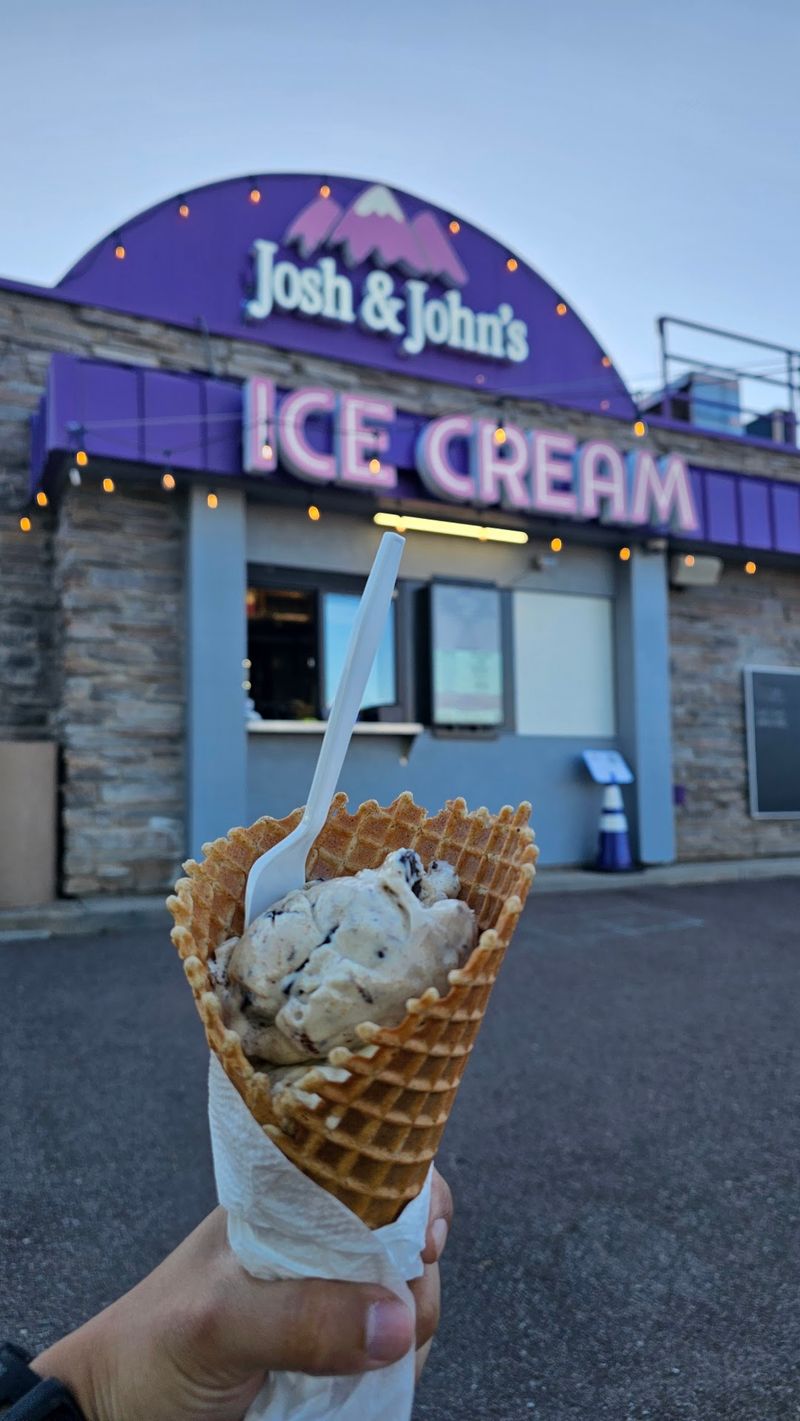 Josh & John’s, Colorado Springs