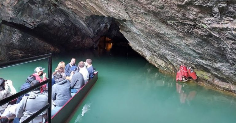 This Pennsylvania Trip Takes You Through The Nation’s Only All-Water Cavern By Boat