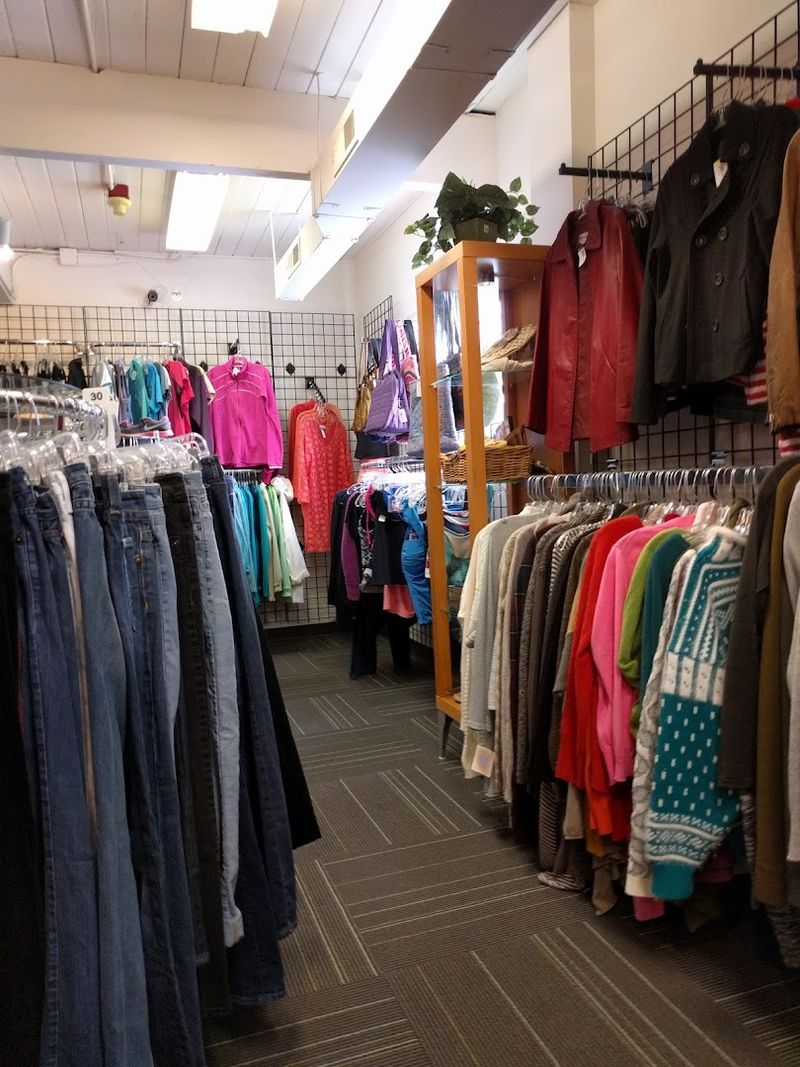 Mercer Island Thrift Shop, 7710 SE 34th Street, Mercer Island, WA 98040