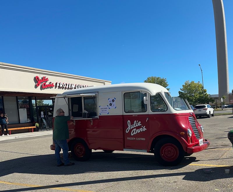 Julie Ann's Frozen Custard, Crystal Lake, IL