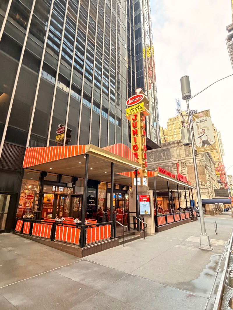 Junior's Restaurant & Bakery