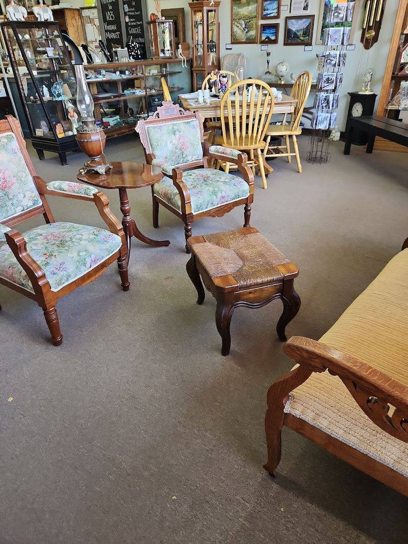 Junktique Off-Main - Florence, Colorado 