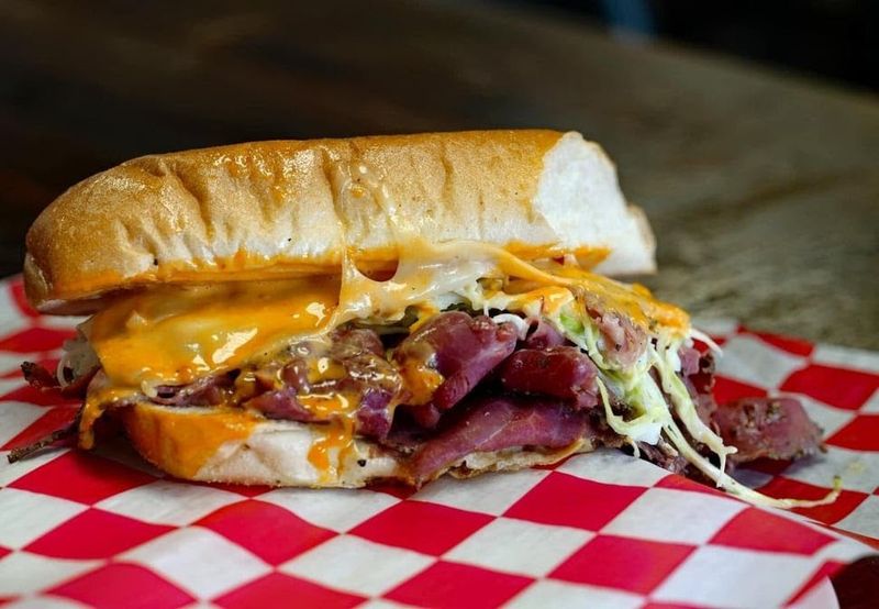 Just Julie's Sandwich Shop, Aike