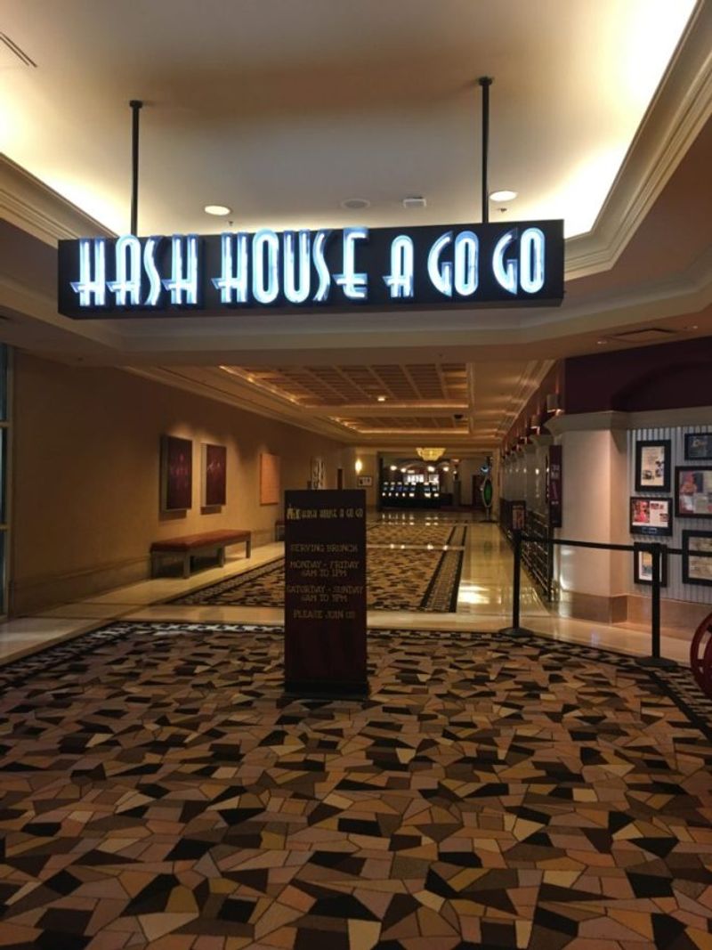 Hash House a Go Go: Farm-Style Pot Pie Paradise