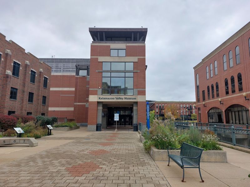 Kalamazoo Valley Museum Planetarium