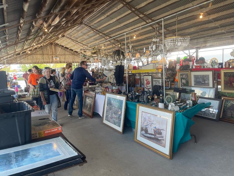 Kane County Flea Market (St. Charles)