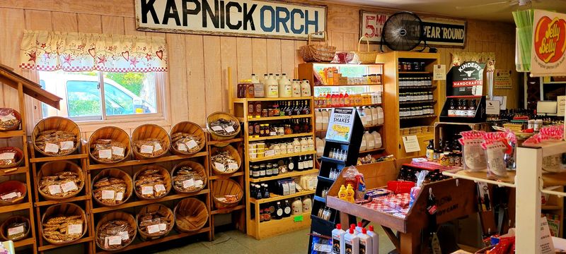 Kapnick Orchards, Britton