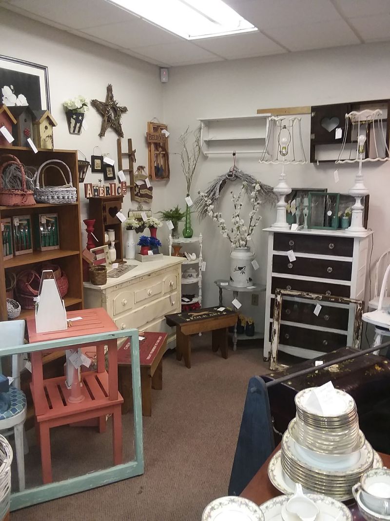 Karey's Vintage Store, Canfield