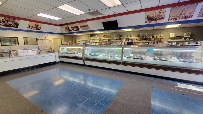 Euclid Fish Market, Mentor