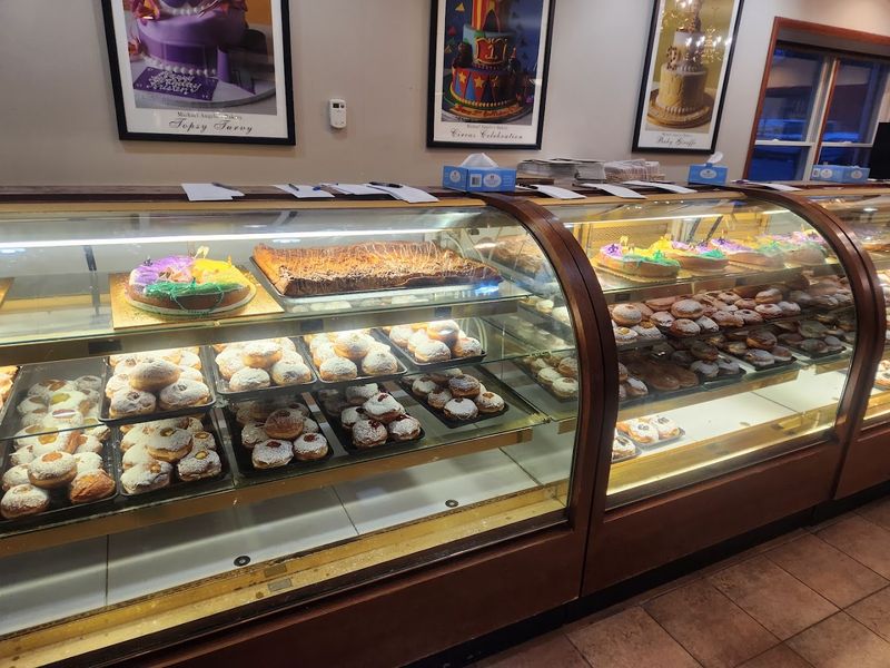 Michael Angelo's Bakery, Broadview Heights