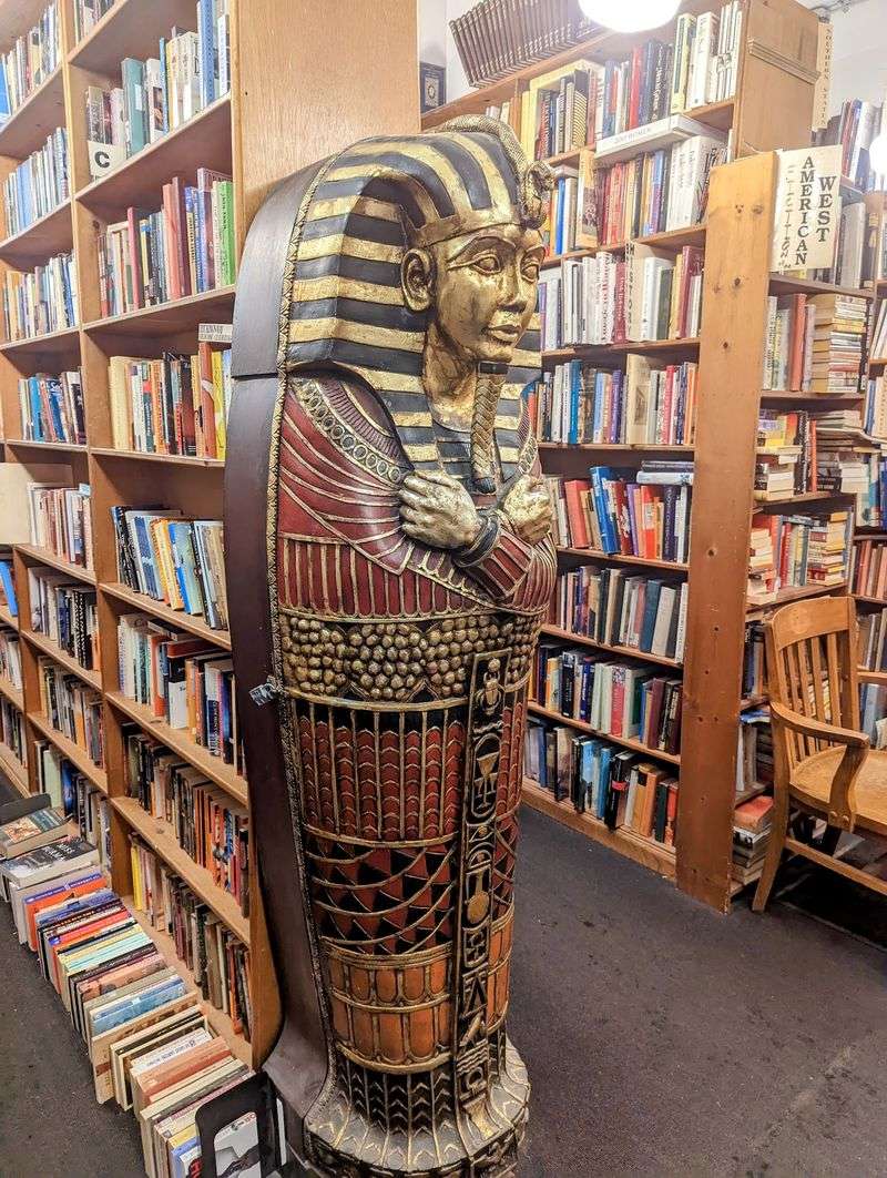 Keep An Eye Out For A Pharaoh And A Starship Captain