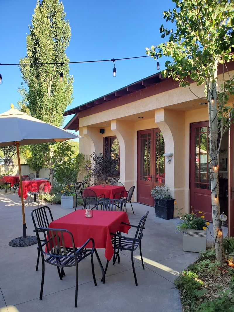Kennebec Cafe, Hesperus