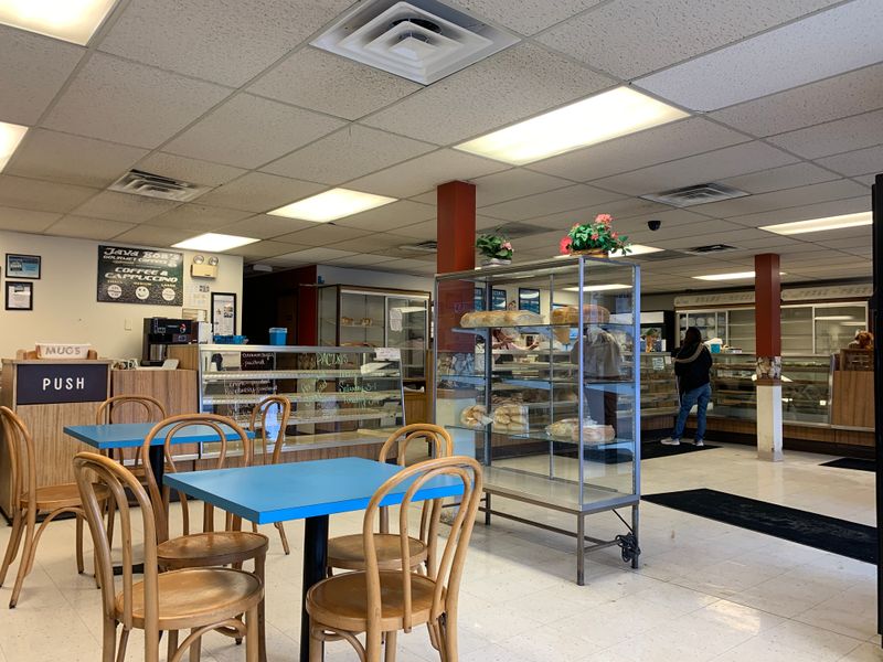 Johnnie's Bakery of Canton, Canton