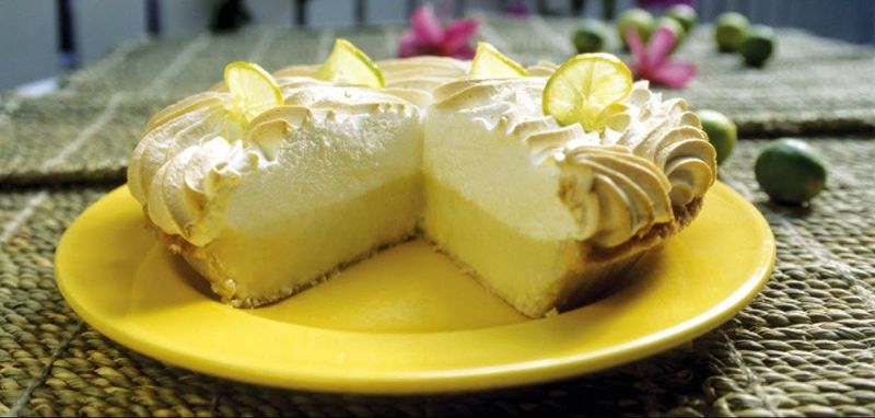 Blond Giraffe Key Lime Pie Factory – Tavernier