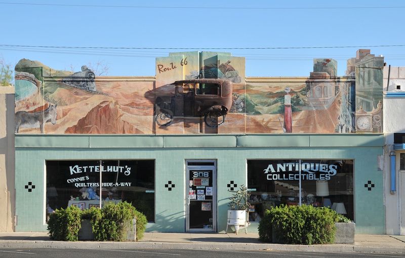 Kettelhut's Antiques, Kingman