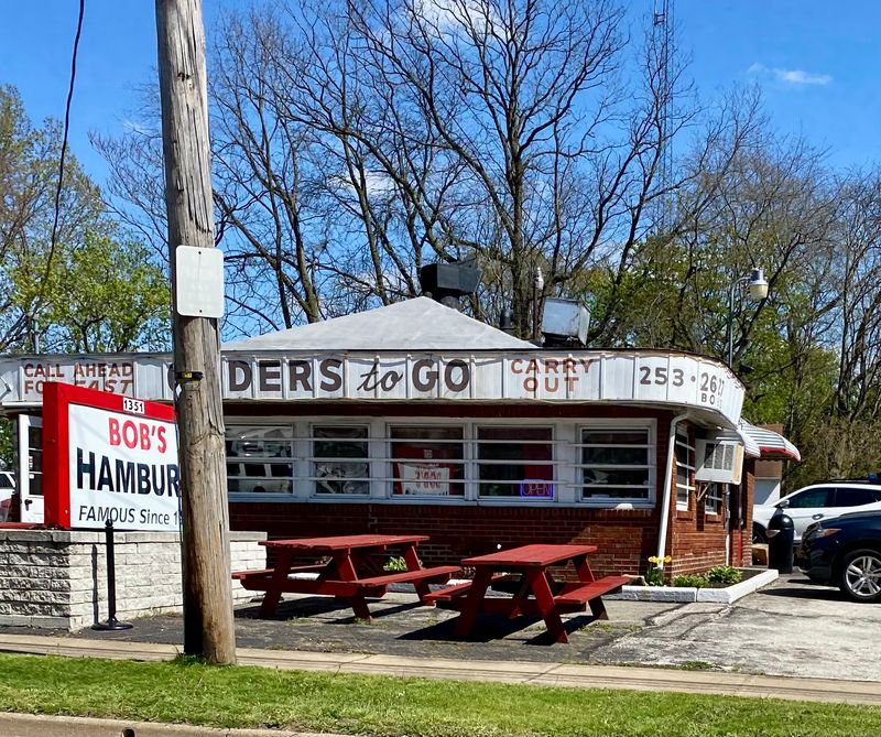 Bob's Hamburg, Akron