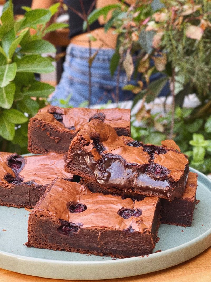 Detail Spotlight Fudge Counters