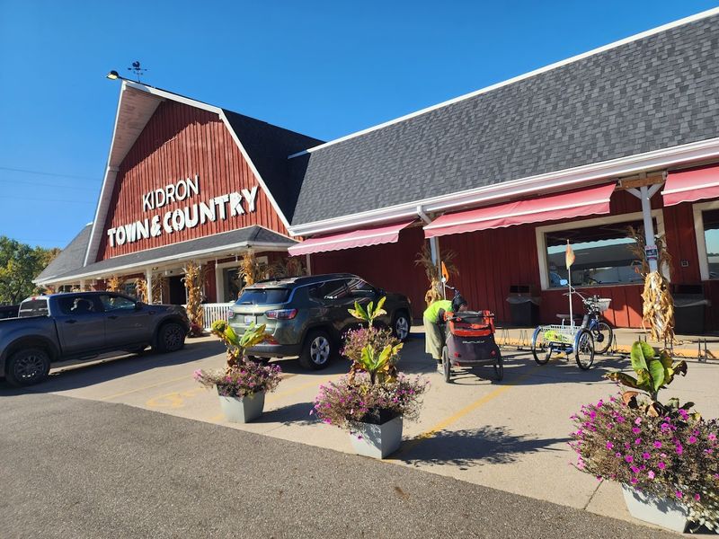 Kidron Town & Country Store, Kidron