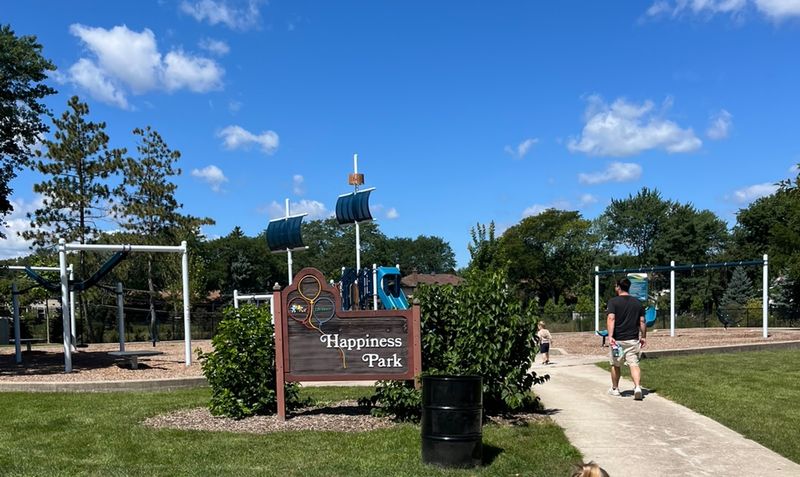 Happiness Park, Arlington Heights