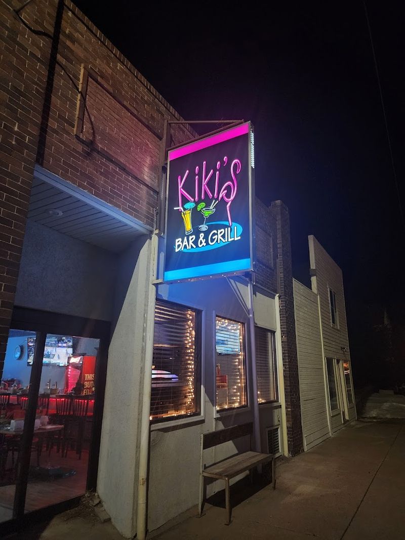 Kiki's Bar & Grill, Fleming