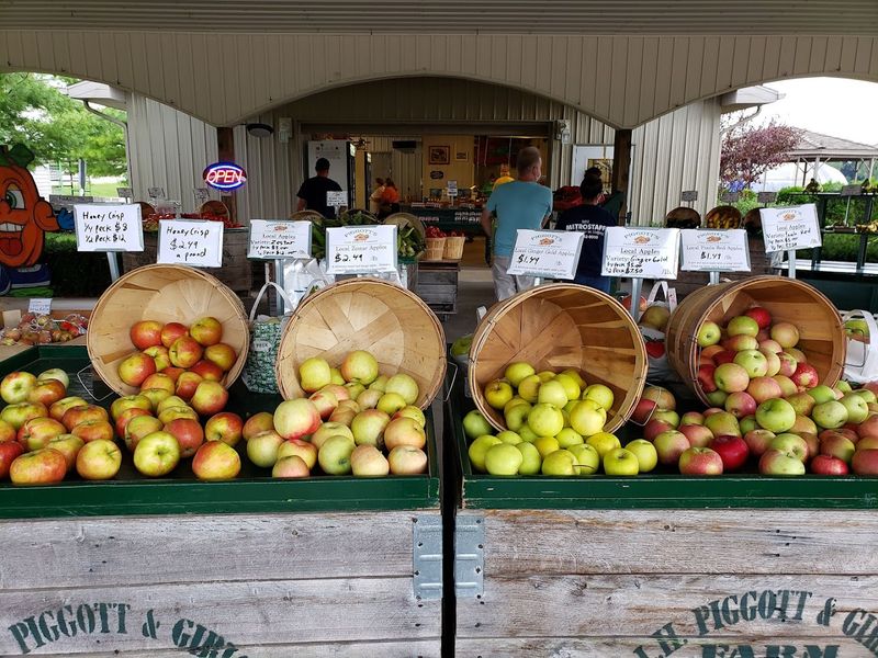 Piggott’s Farm Market & Bakery, Benton Harbor