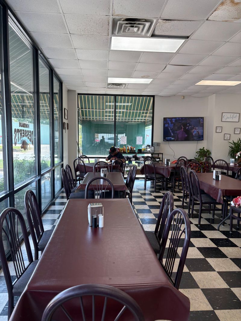 Bobbie D's Southern Cuisine – Little Rock