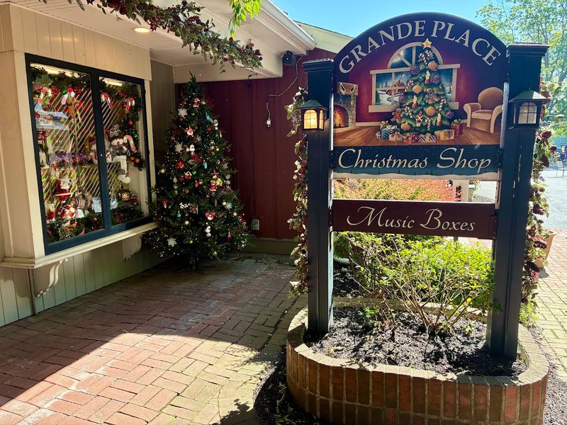 Kitchen Kettle Village Bake Shop, Intercourse, Pennsylvania