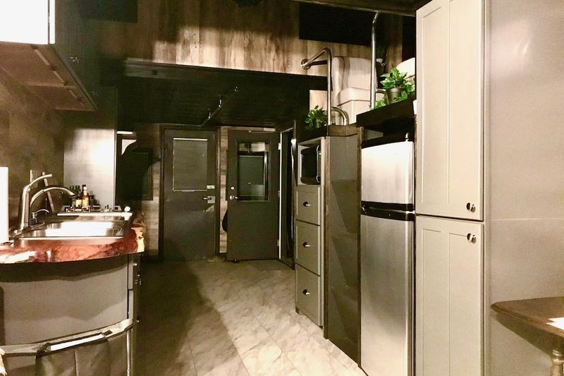 Bathroom Details And Water Pressure