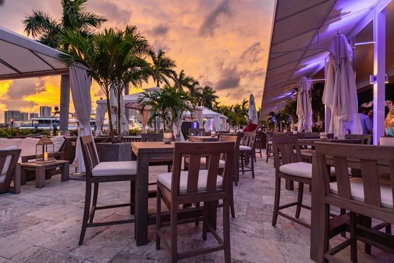 The Deck At Island Gardens