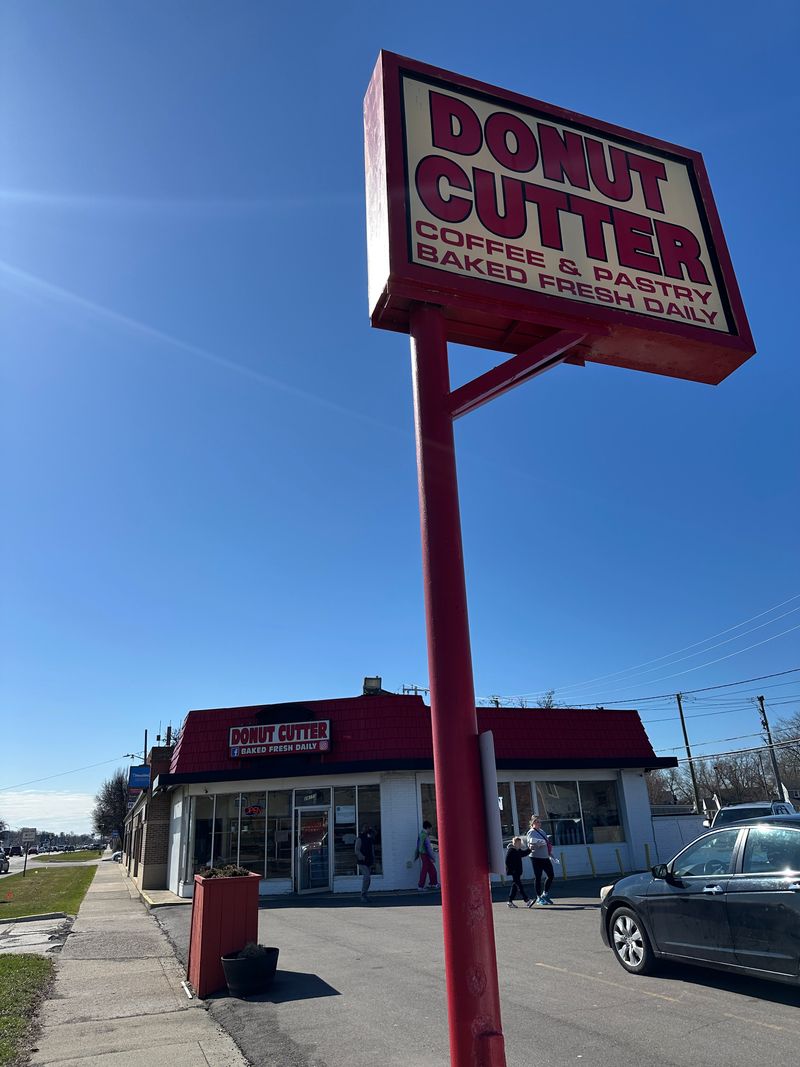 Donut Cutter — Berkley, MI