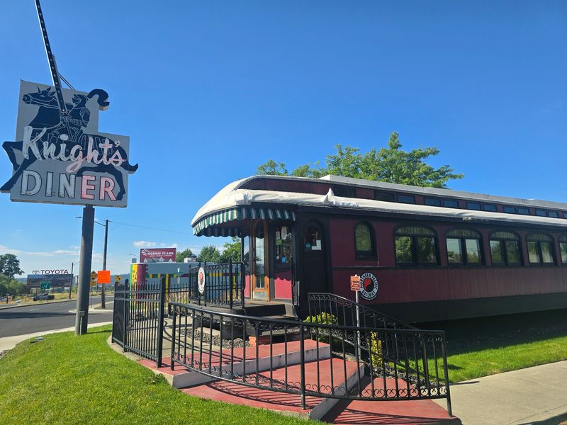 Knight's Diner