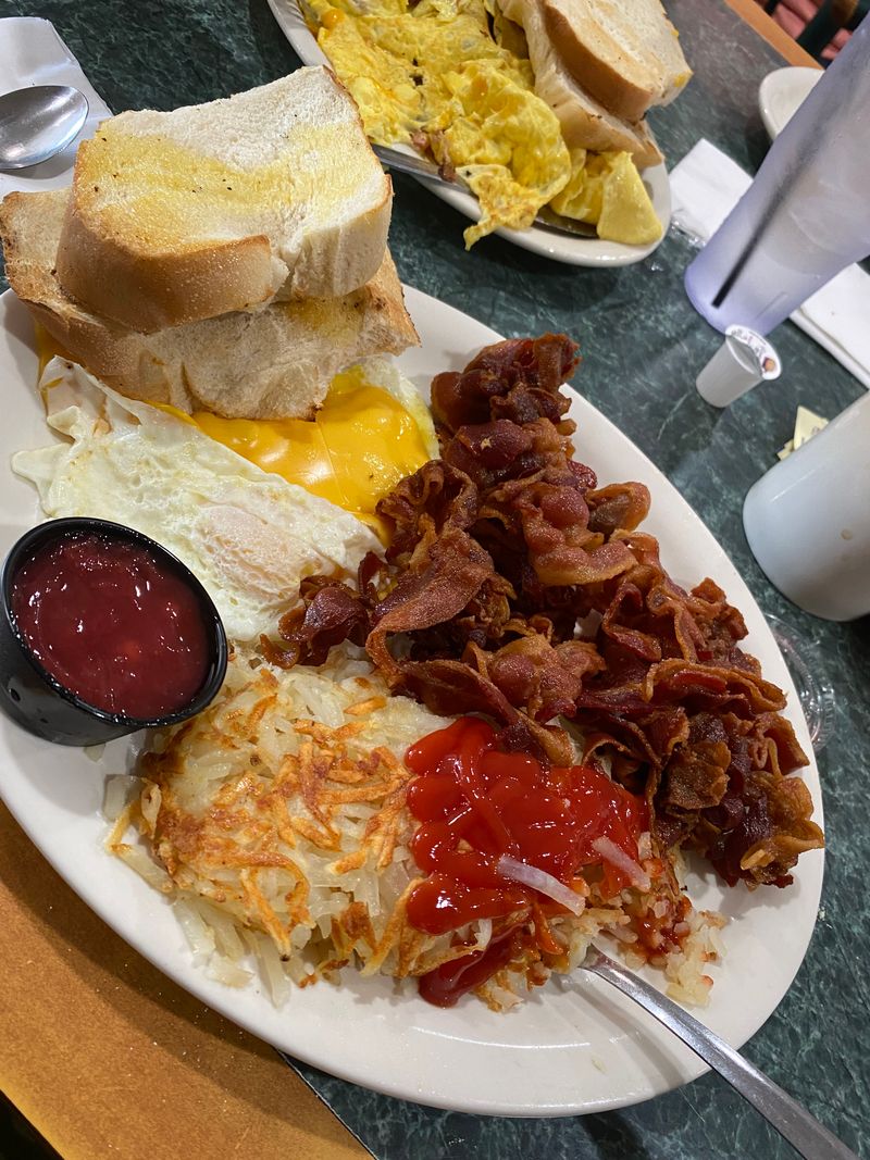 Order Breakfast At The Counter For A Show