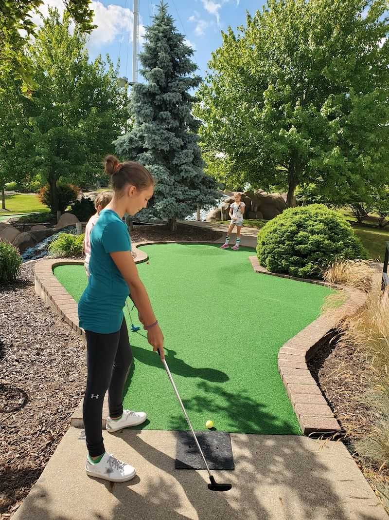 Know The Two Mini Golf Moods