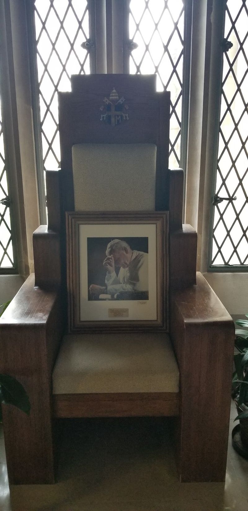 Know Which Chair Is The Cathedra