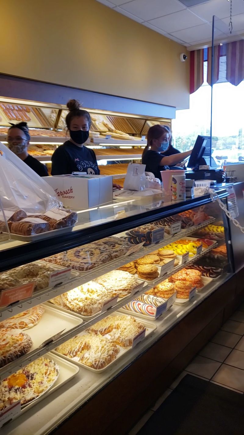 Jarosch Bakery – Elk Grove Village