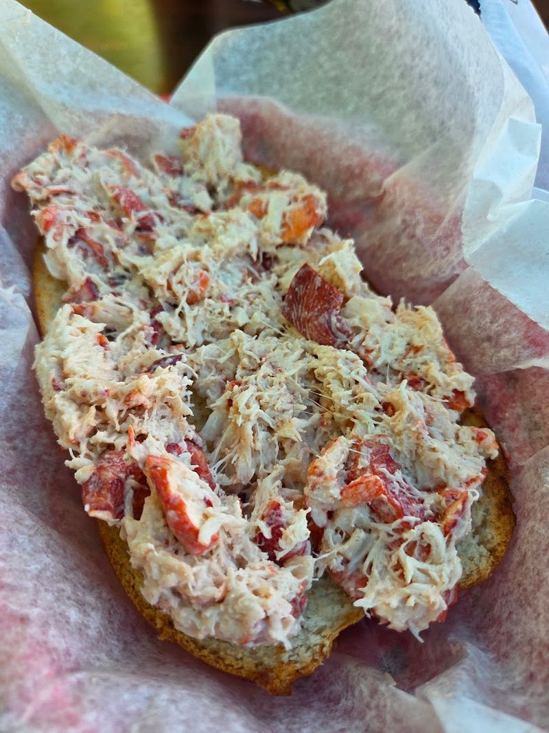 The Lobster Roll That Earns Repeat Visits