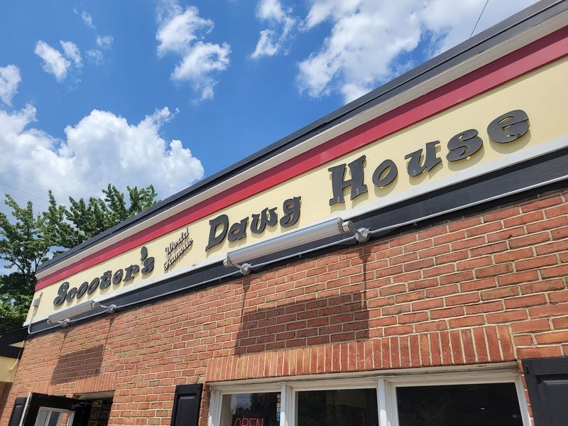 Scooter's World Famous Dawg House, Mentor