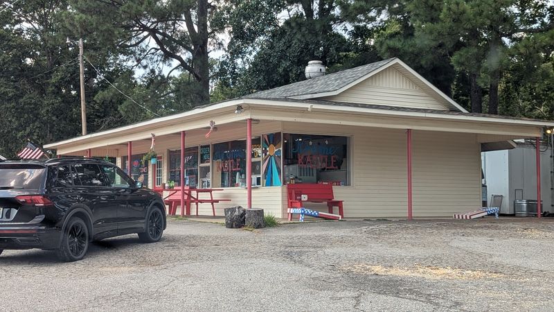Kreme Kastle, Benton
