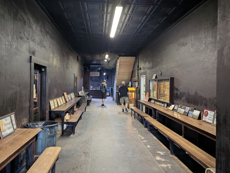 Smithy's Market — Lockhart