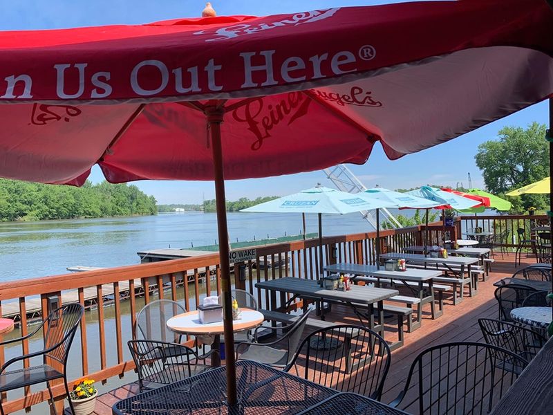Kuchie's On The Water - Creve Coeur, Illinois