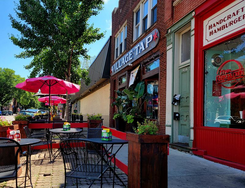 The Region – Chicago (2057 W Roscoe St, Chicago, IL 60618)