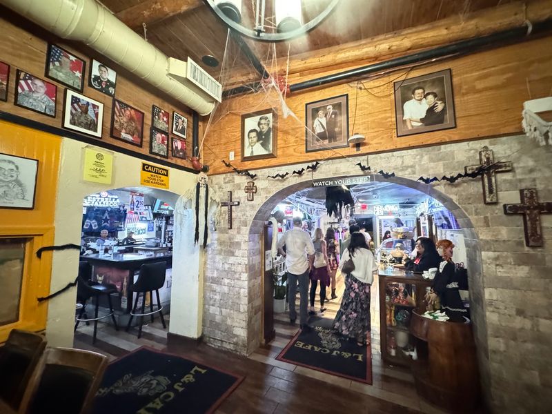 L & J Cafe