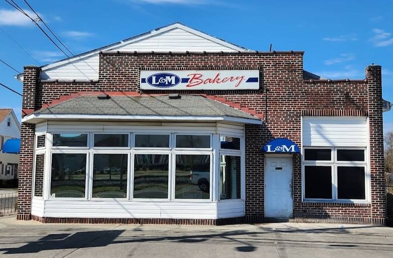 L & M Bakery