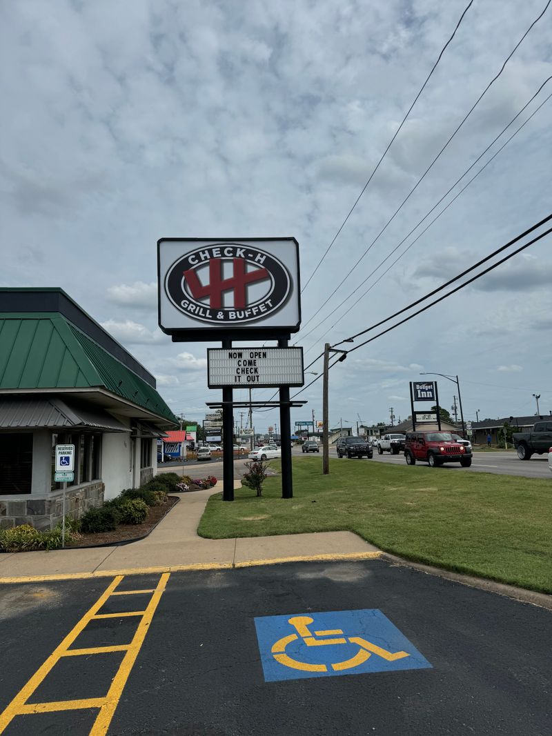 Check-H Grill & Buffet, Russellville