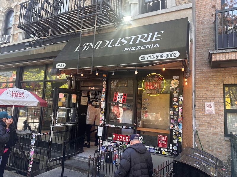 L'Industrie Pizzeria L'Industrie Pizzeria