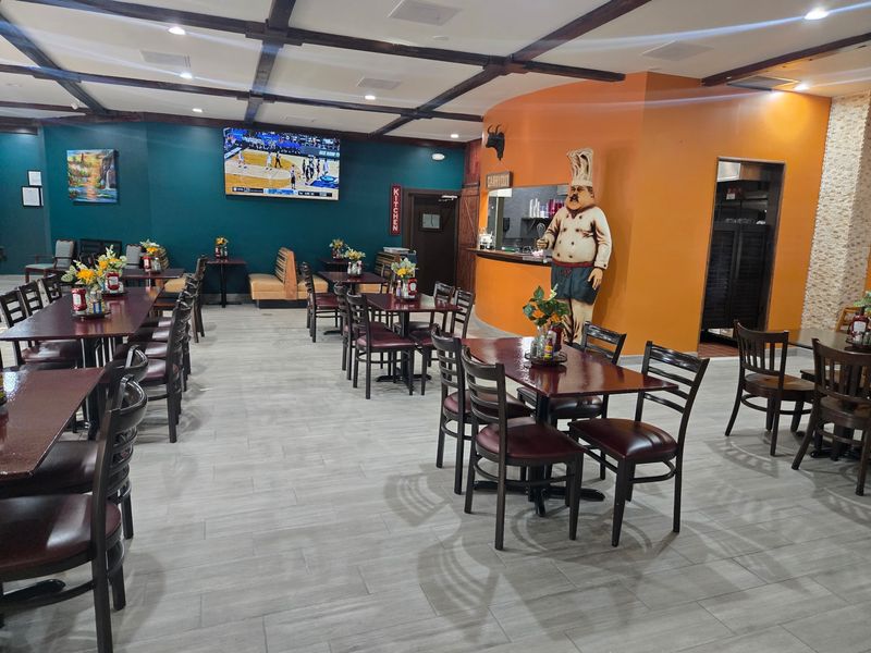 La CueVa Grill
