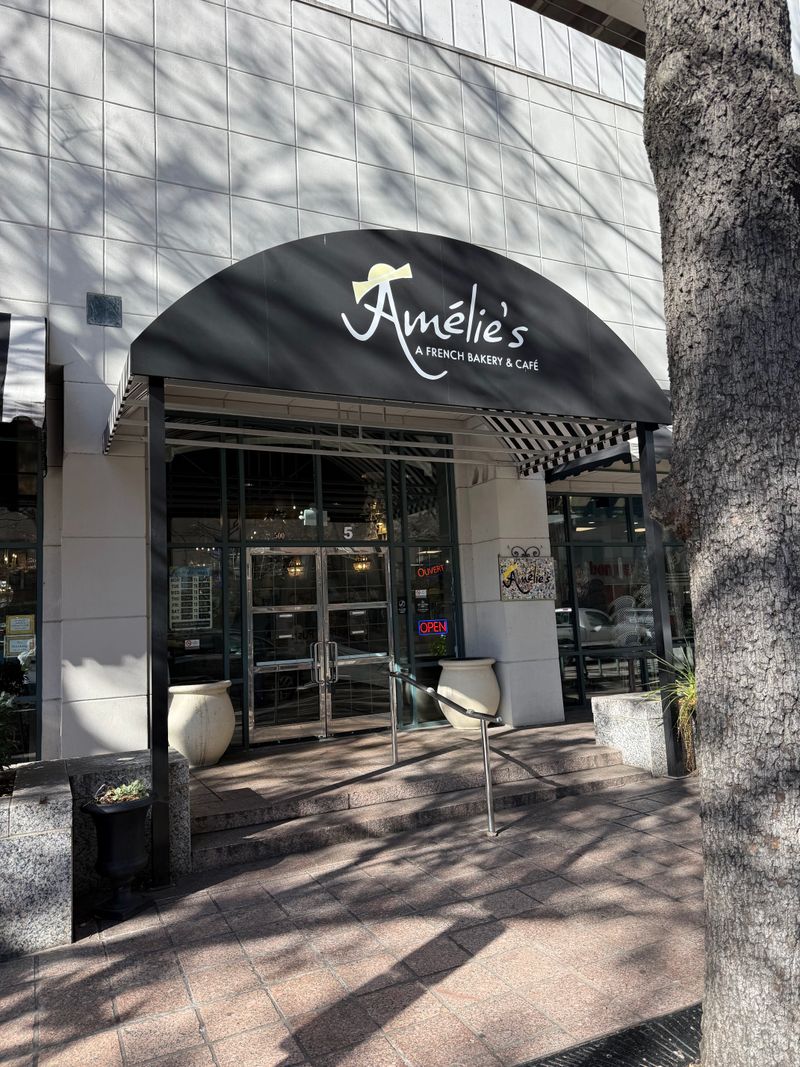 Amélie’s French Bakery & Café