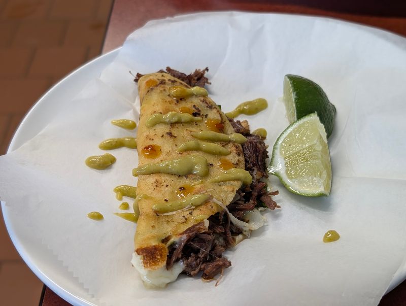 La Mujer Mixteca