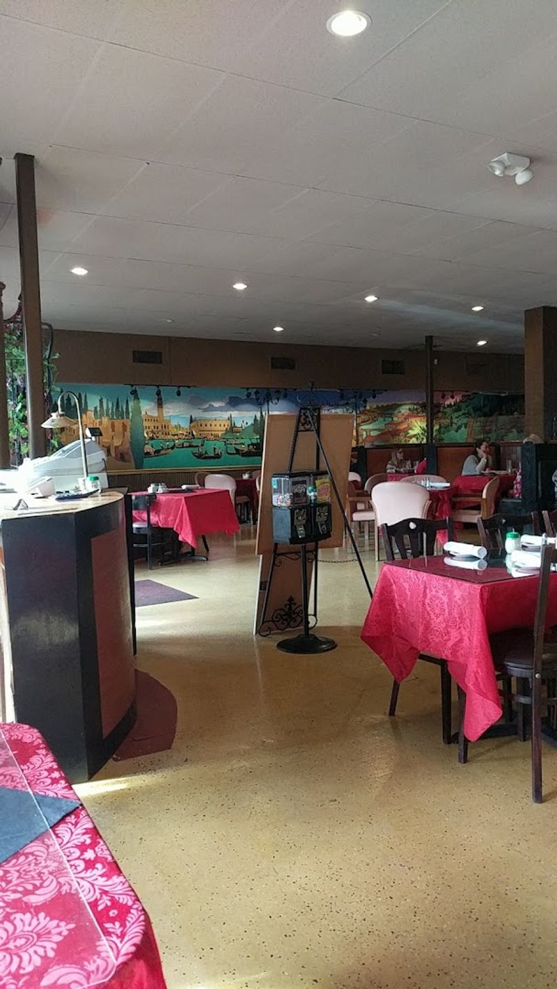 La Piazza Italian Restaurant