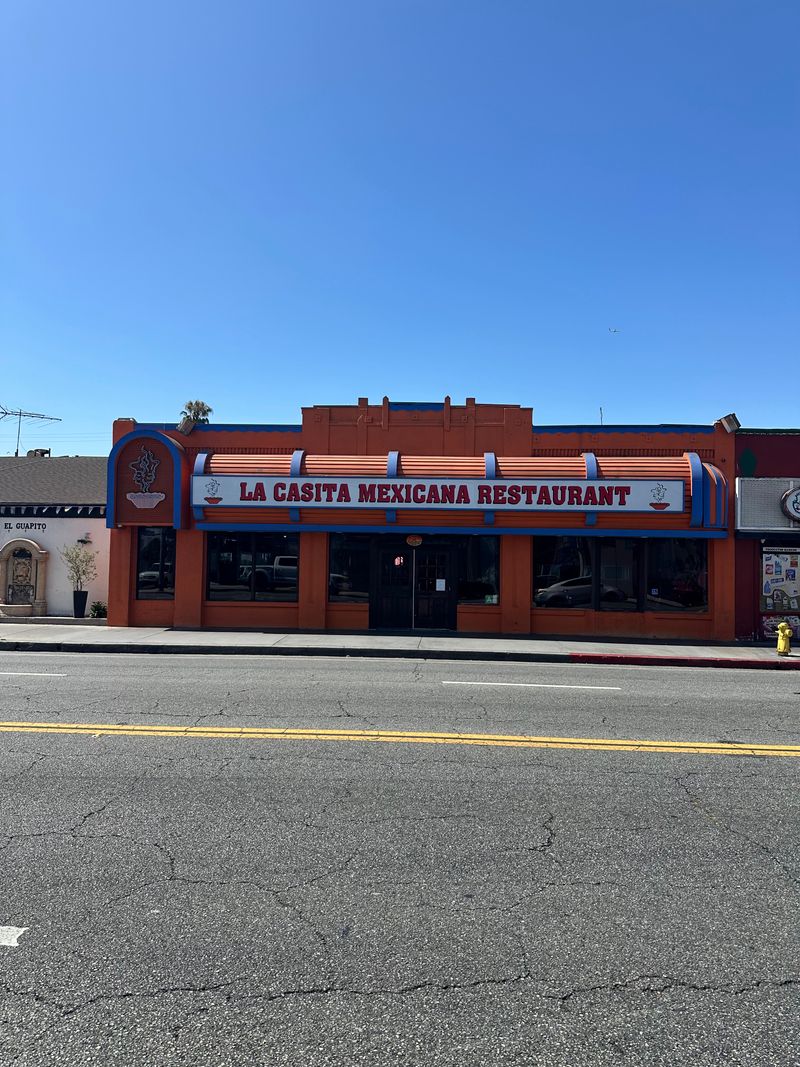 La Casita Mexicana, Bell